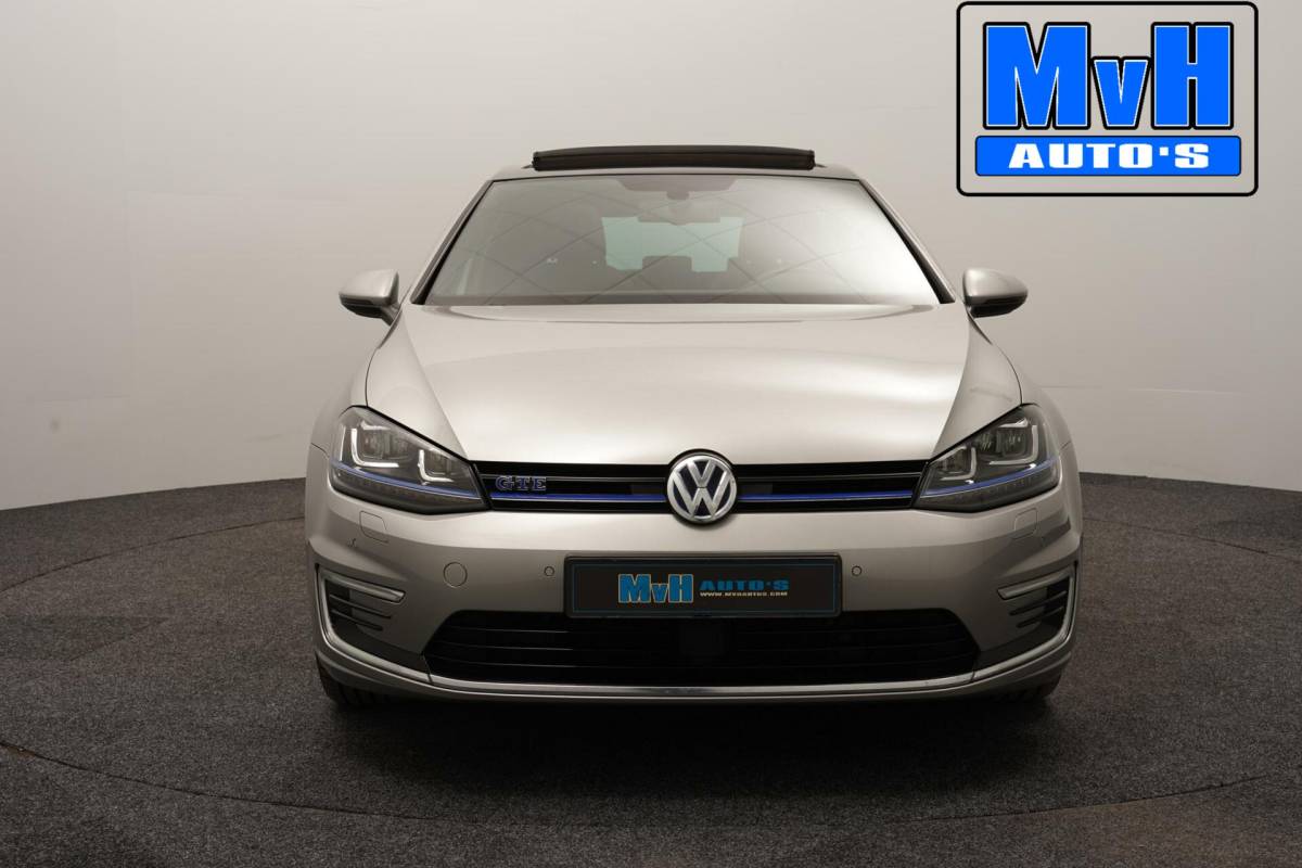Volkswagen Golf Volkswagen Golf 1.4 TSI GTE|PANO|CAMERA|TREKHAAK|CARPLAY|NAP