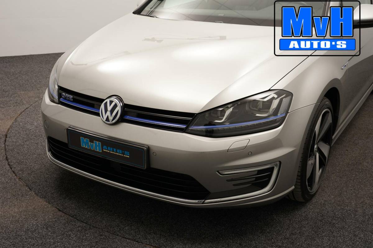 Volkswagen Golf Volkswagen Golf 1.4 TSI GTE|PANO|CAMERA|TREKHAAK|CARPLAY|NAP