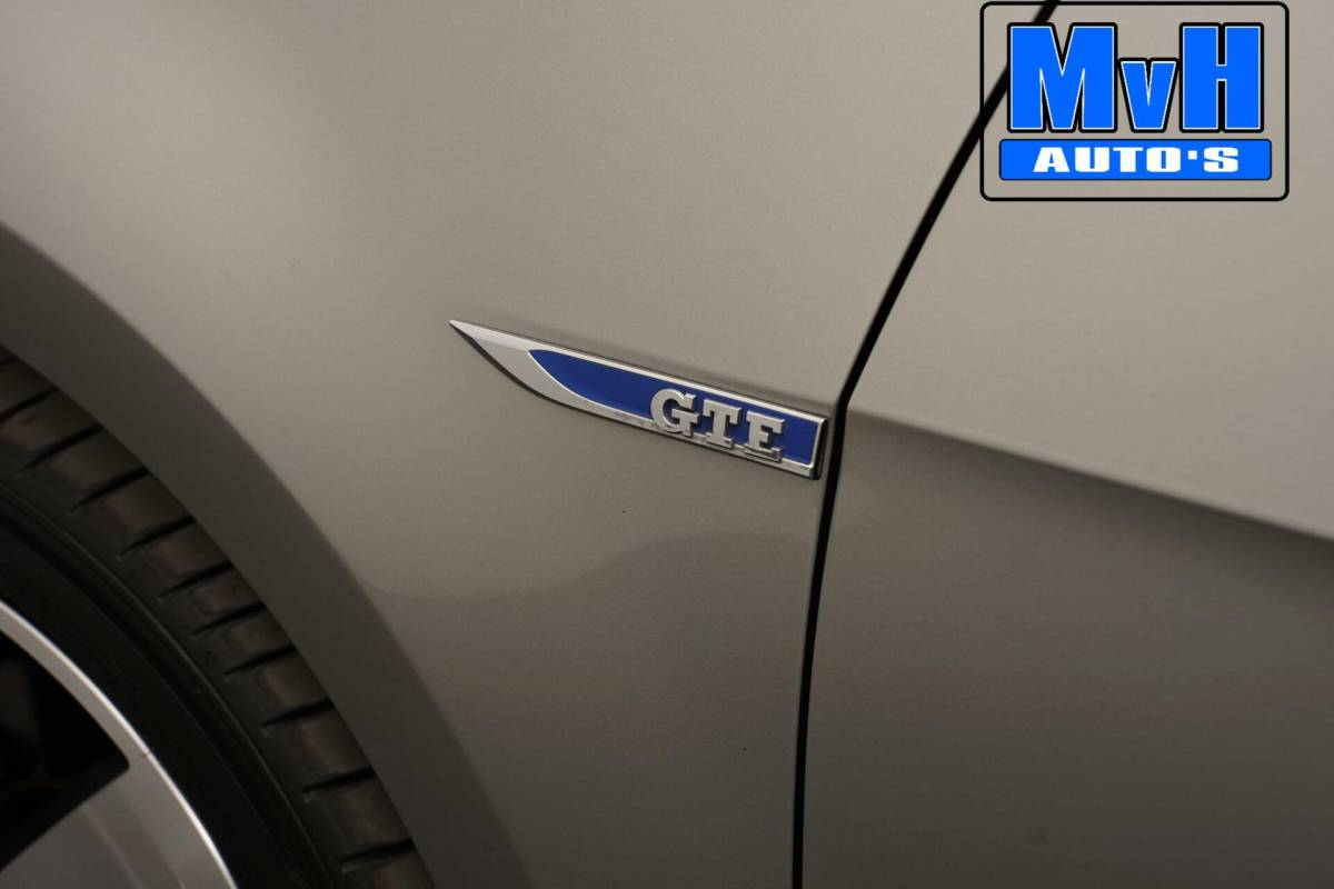 Volkswagen Golf Volkswagen Golf 1.4 TSI GTE|PANO|CAMERA|TREKHAAK|CARPLAY|NAP
