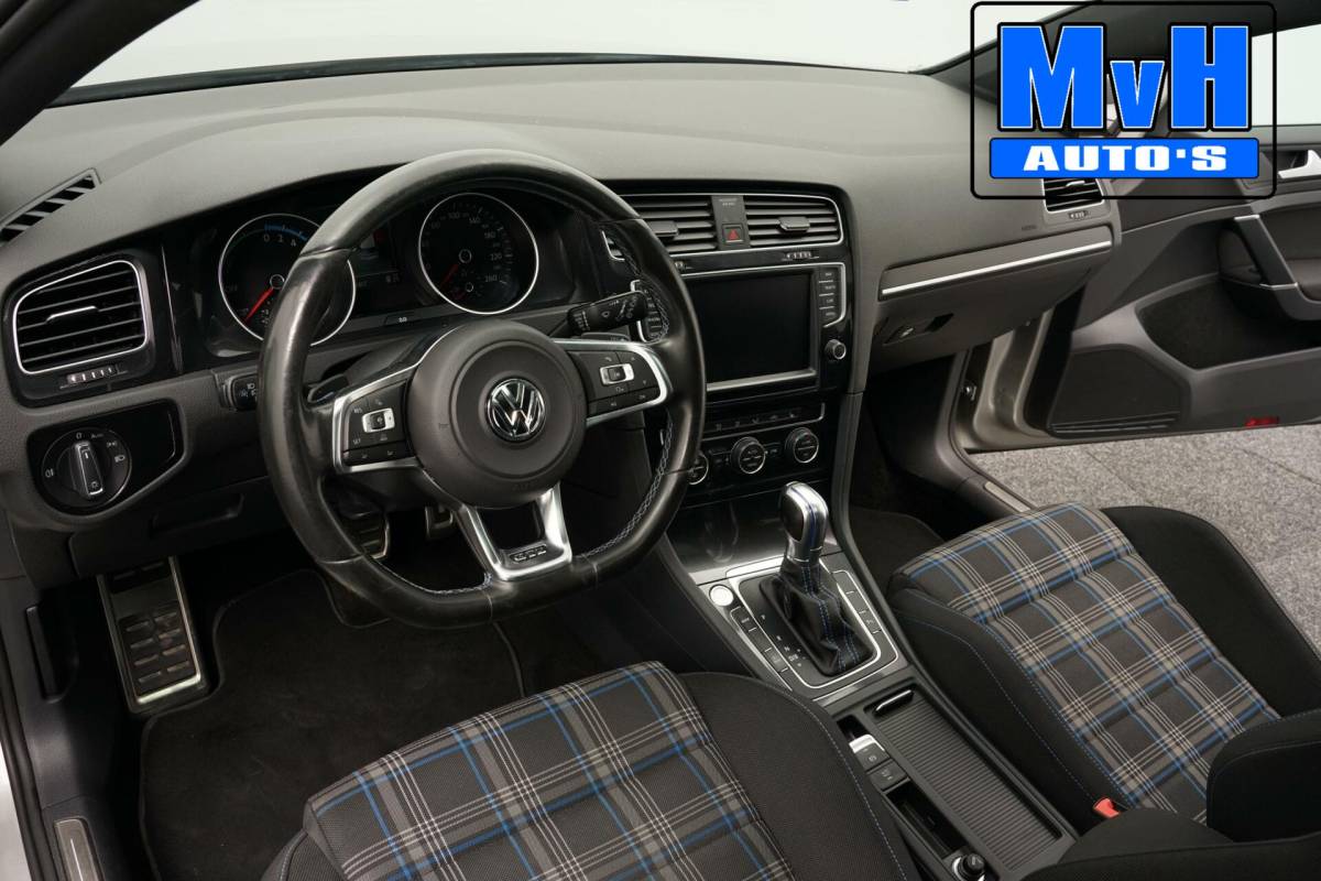 Volkswagen Golf Volkswagen Golf 1.4 TSI GTE|PANO|CAMERA|TREKHAAK|CARPLAY|NAP