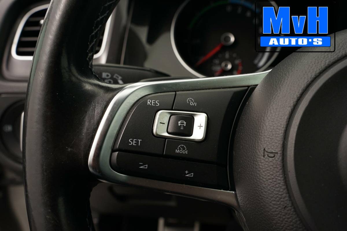 Volkswagen Golf Volkswagen Golf 1.4 TSI GTE|PANO|CAMERA|TREKHAAK|CARPLAY|NAP