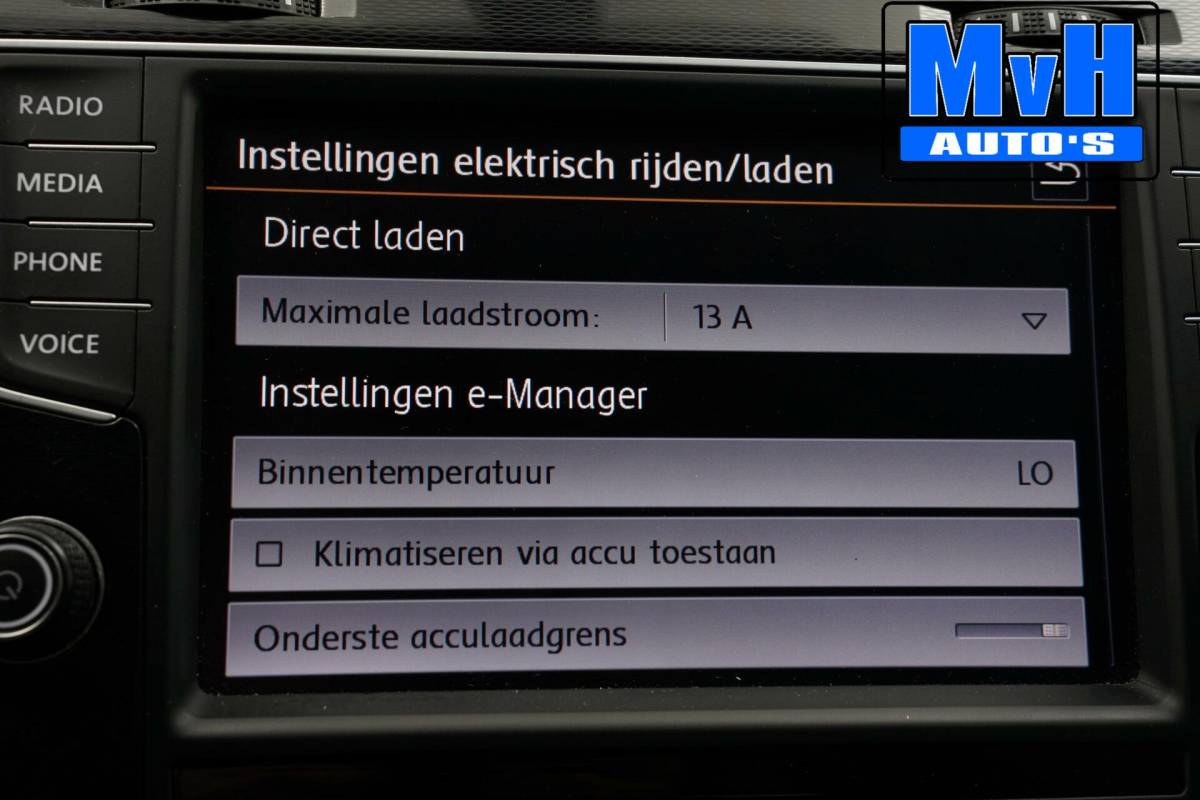 Volkswagen Golf Volkswagen Golf 1.4 TSI GTE|PANO|CAMERA|TREKHAAK|CARPLAY|NAP