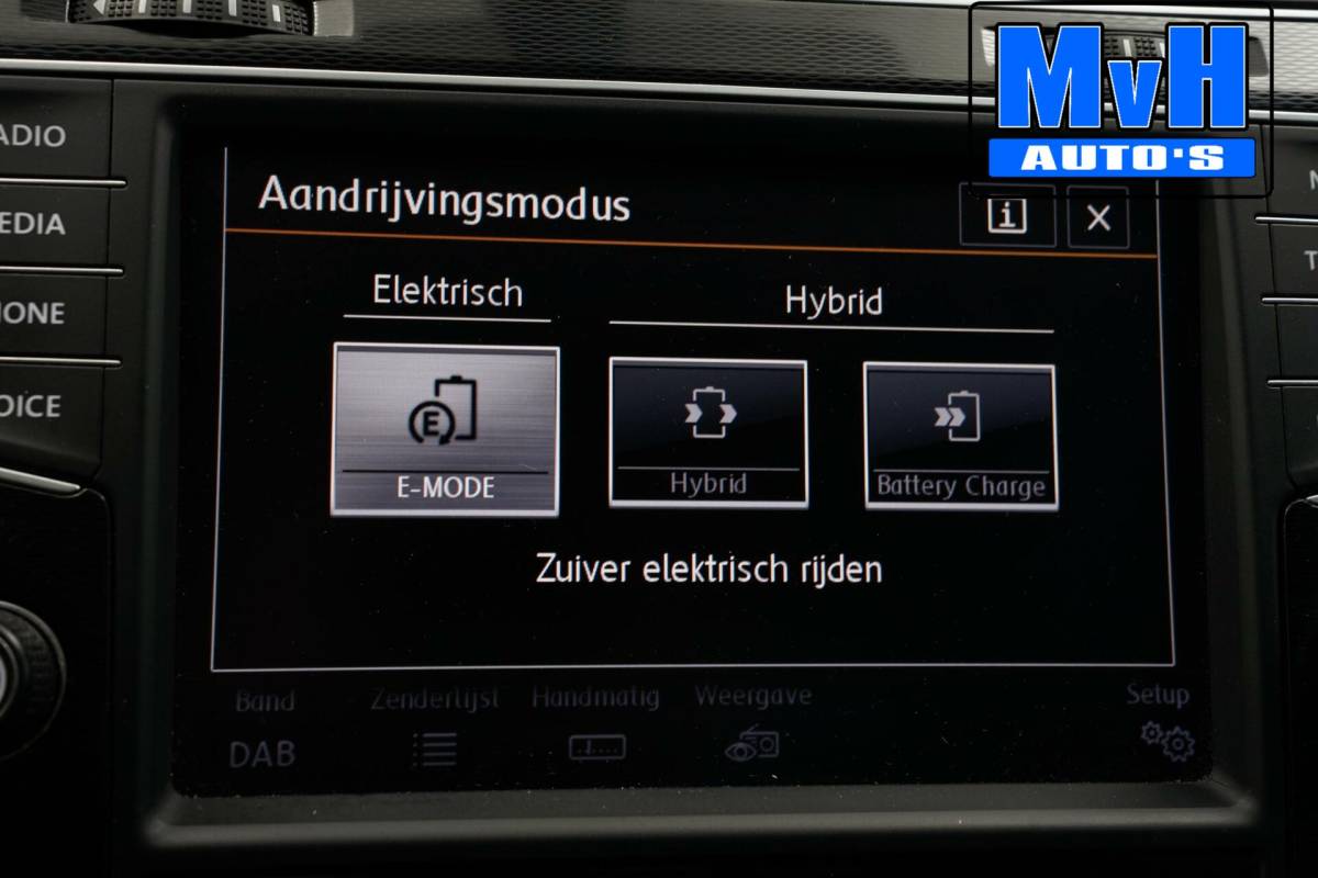 Volkswagen Golf Volkswagen Golf 1.4 TSI GTE|PANO|CAMERA|TREKHAAK|CARPLAY|NAP