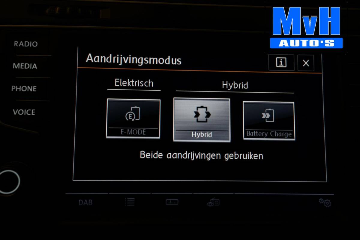 Volkswagen Golf Volkswagen Golf 1.4 TSI GTE|PANO|CAMERA|TREKHAAK|CARPLAY|NAP