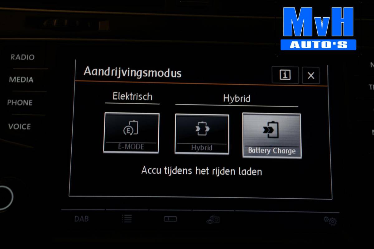 Volkswagen Golf Volkswagen Golf 1.4 TSI GTE|PANO|CAMERA|TREKHAAK|CARPLAY|NAP