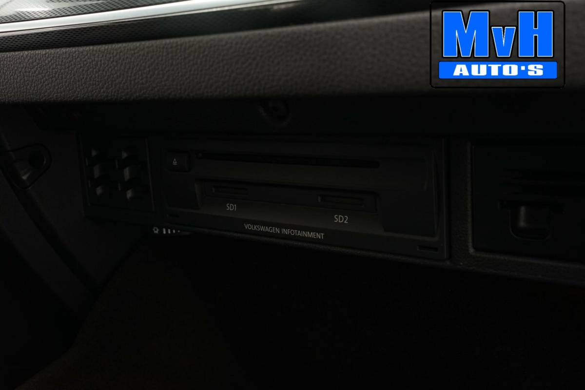 Volkswagen Golf Volkswagen Golf 1.4 TSI GTE|PANO|CAMERA|TREKHAAK|CARPLAY|NAP