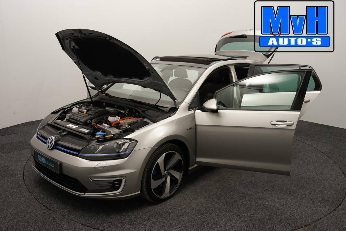 Volkswagen Golf Volkswagen Golf 1.4 TSI GTE|PANO|CAMERA|TREKHAAK|CARPLAY|NAP