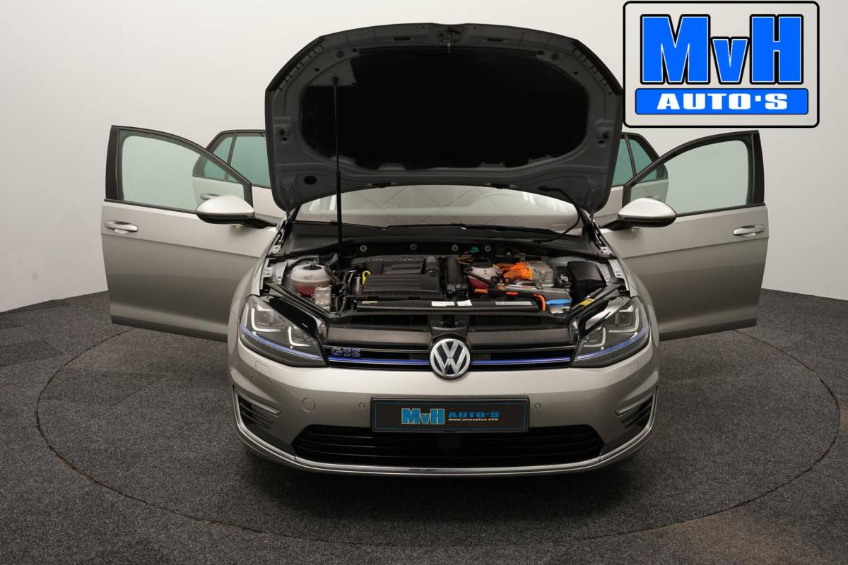 Volkswagen Golf Volkswagen Golf 1.4 TSI GTE|PANO|CAMERA|TREKHAAK|CARPLAY|NAP