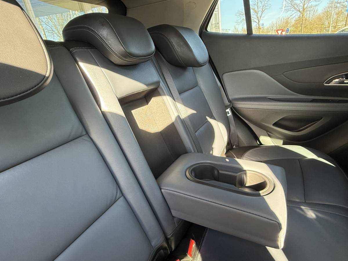 Opel Mokka Opel Mokka 1.4 T Cosmo | Leder | Sportstoelen | Navi | DAB | Stoel- en stuurverwarming | PDC v+a incl. Camera | Trekhaak