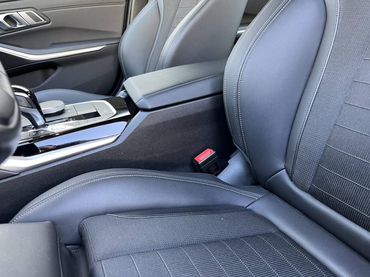 BMW 3 Serie BMW 3-serie 330e | Navi/Adapt.Cruise/PDC V+A/Clima/17″/Apple CarPlay-Android Auto