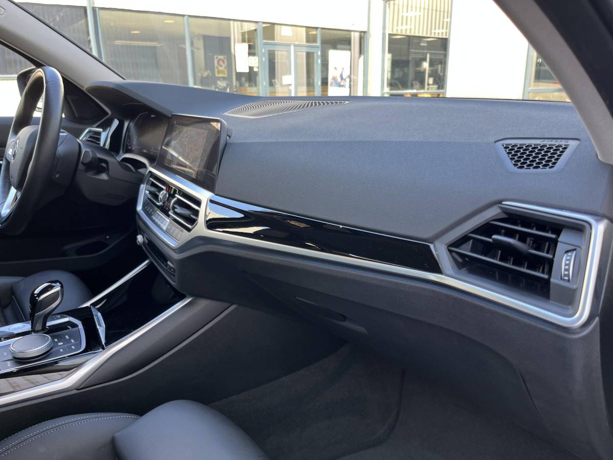 BMW 3 Serie BMW 3-serie 330e | Navi/Adapt.Cruise/PDC V+A/Clima/17″/Apple CarPlay-Android Auto