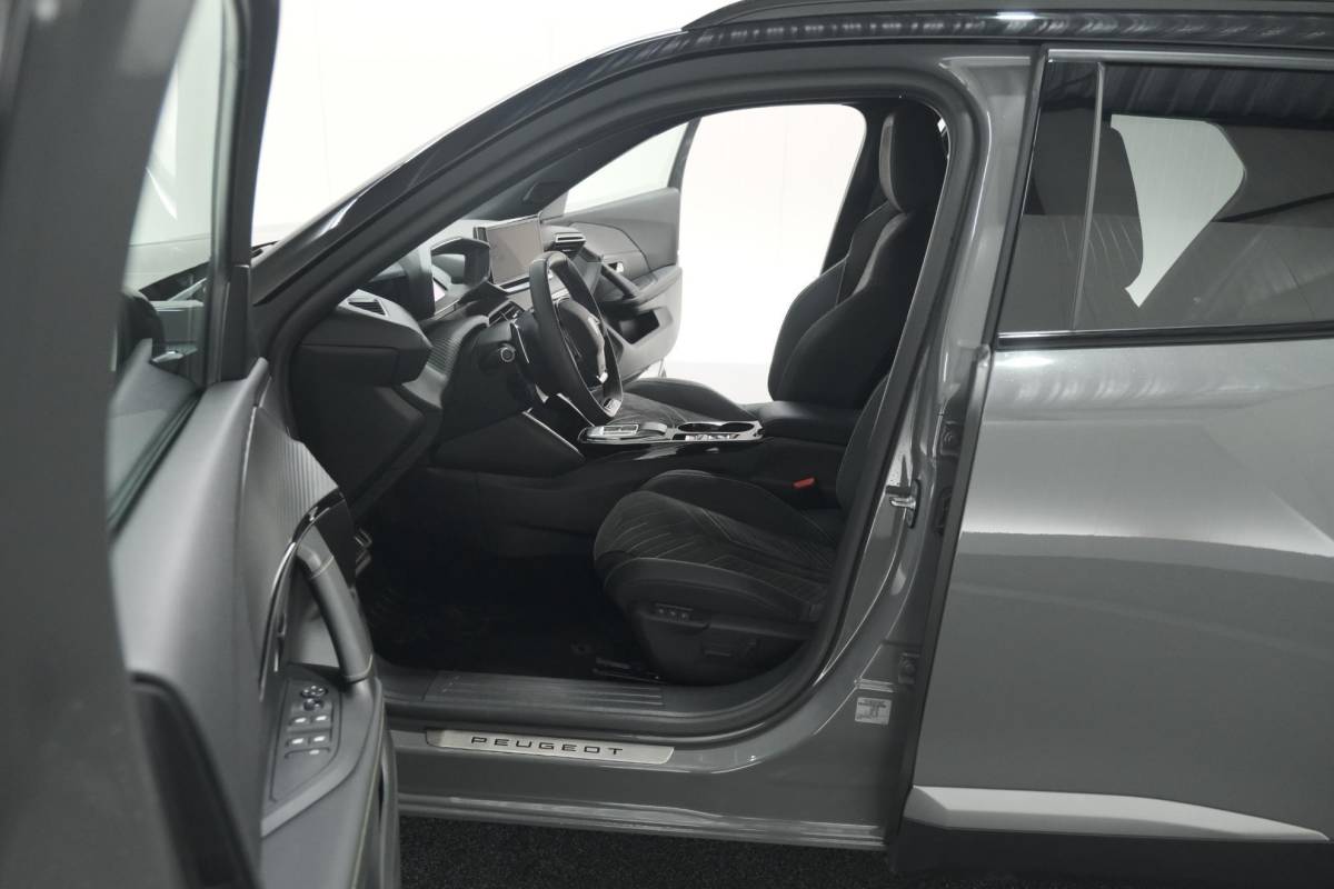 Peugeot 2008 Peugeot 2008 PureTech 130 EAT8 GT | 360 Camera | Stoelmassage | Adaptieve Cruise Control | Dodehoekdetectie