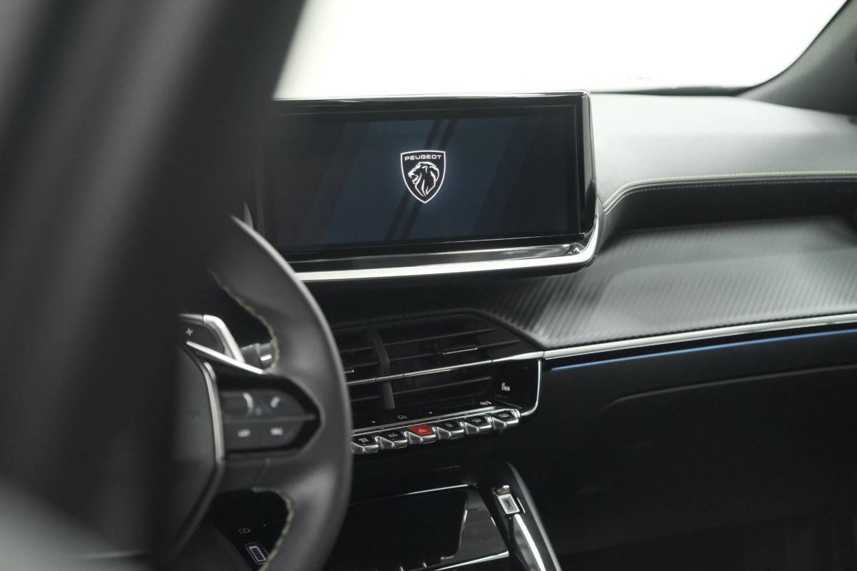 Peugeot 2008 Peugeot 2008 PureTech 130 EAT8 GT | 360 Camera | Stoelmassage | Adaptieve Cruise Control | Dodehoekdetectie