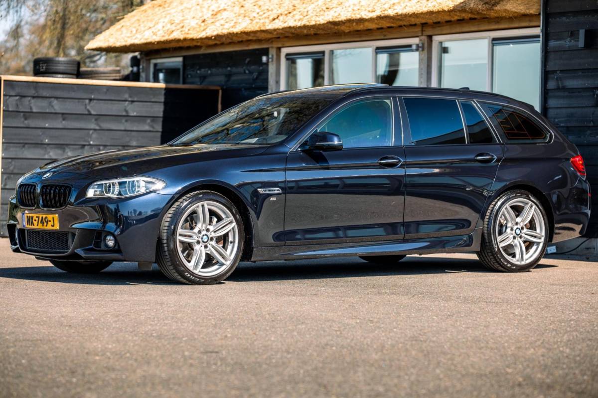 BMW 5 Serie BMW 5-serie Touring 535xd M-Sport Luxury Edion I Hud I Pano I Leder I Trekhaak I