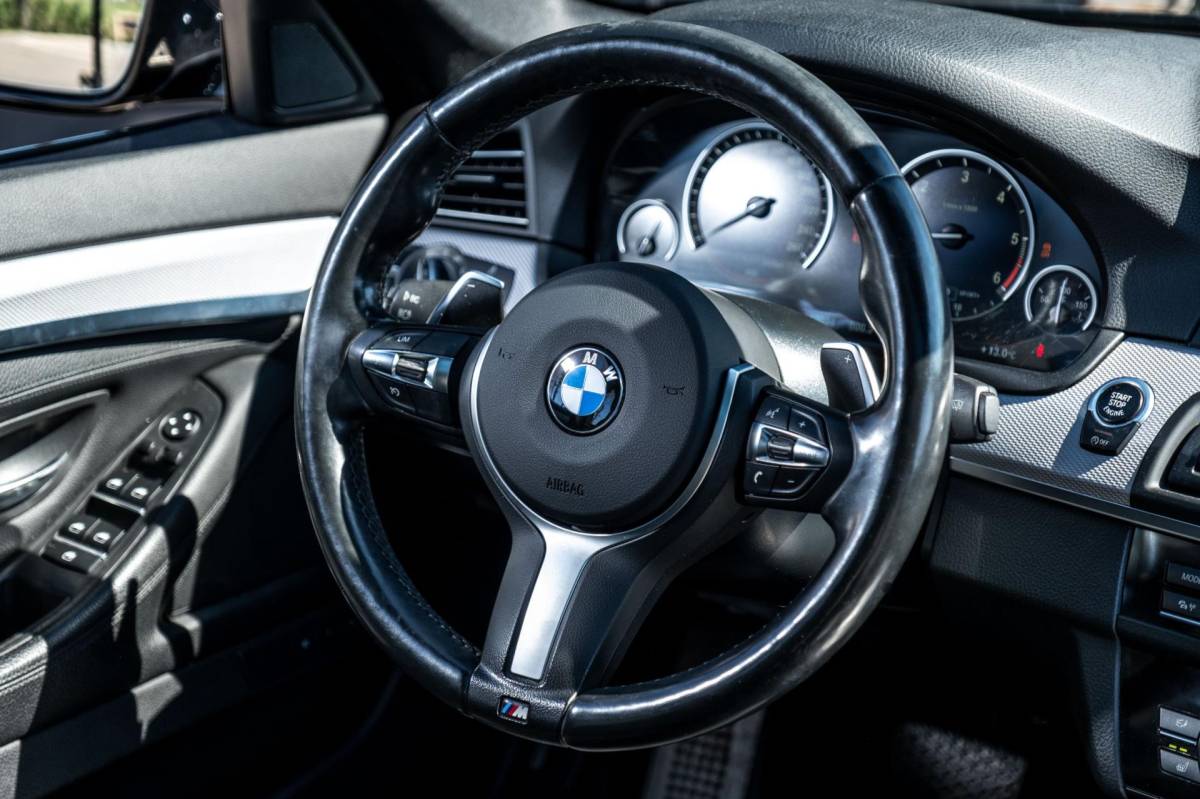 BMW 5 Serie BMW 5-serie Touring 535xd M-Sport Luxury Edion I Hud I Pano I Leder I Trekhaak I