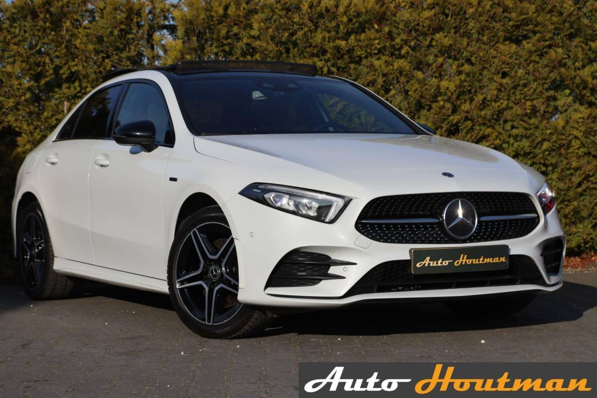 Mercedes-Benz A-Klasse Mercedes A-klasse 250 e 218PK AMG Limited A. Cruise|Carplay|Pano|Widescreen|E.trekhaak|Leder|Camera|Parelmoer wit|Sfeer verlichting|