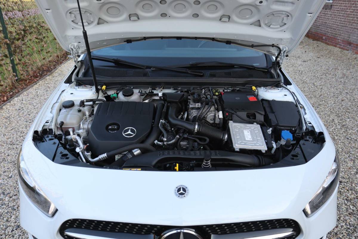 Mercedes-Benz A-Klasse Mercedes A-klasse 250 e 218PK AMG Limited A. Cruise|Carplay|Pano|Widescreen|E.trekhaak|Leder|Camera|Parelmoer wit|Sfeer verlichting|