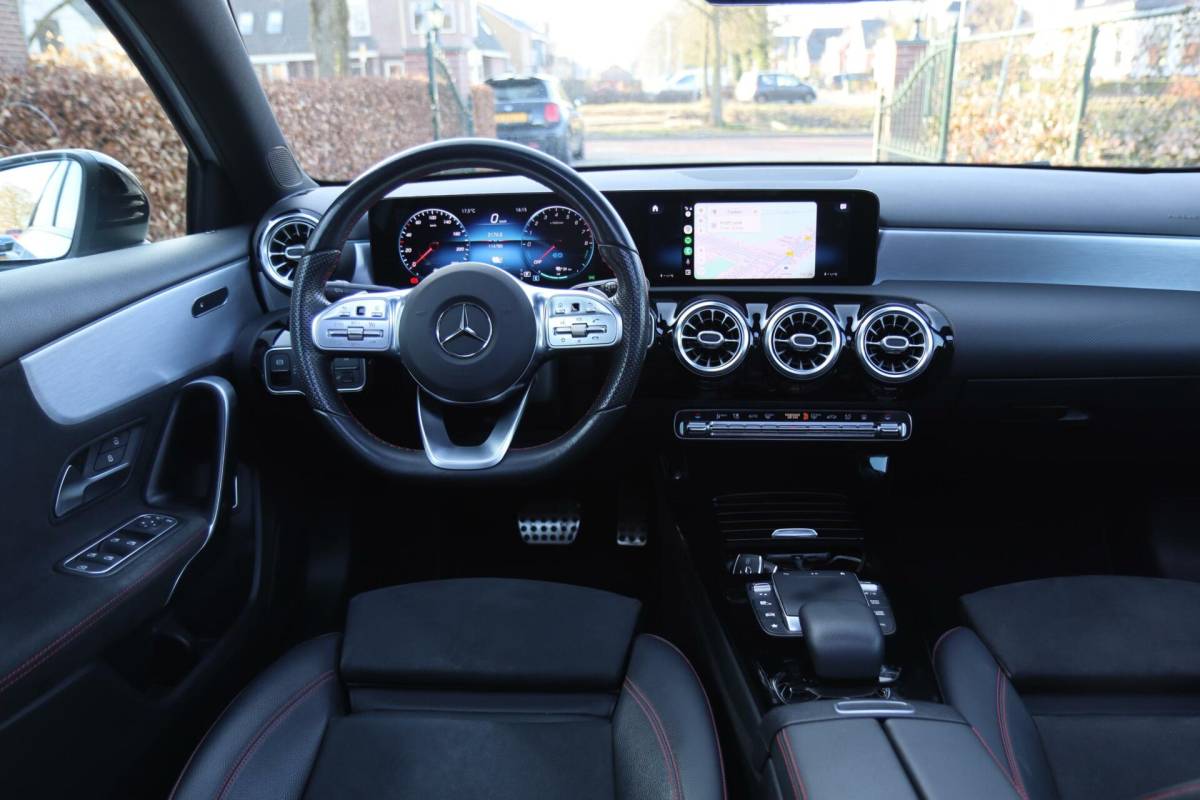 Mercedes-Benz A-Klasse Mercedes A-klasse 250 e 218PK AMG Limited A. Cruise|Carplay|Pano|Widescreen|E.trekhaak|Leder|Camera|Parelmoer wit|Sfeer verlichting|