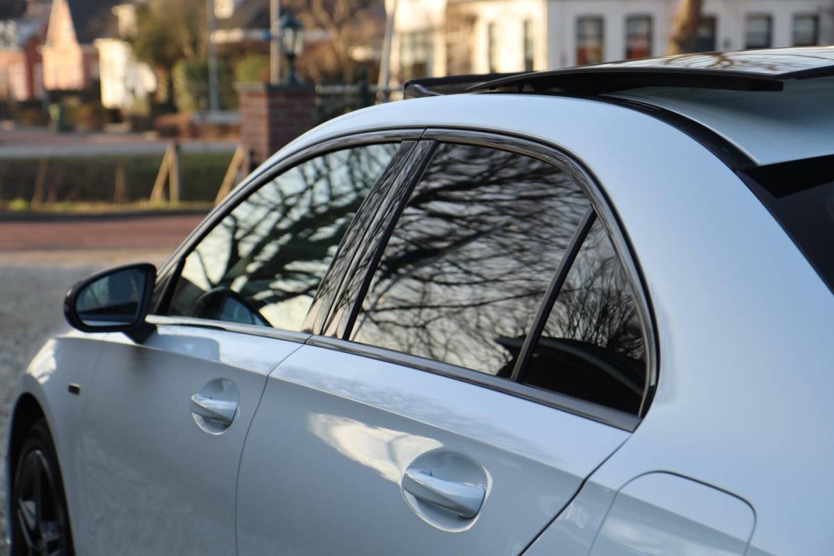 Mercedes-Benz A-Klasse Mercedes A-klasse 250 e 218PK AMG Limited A. Cruise|Carplay|Pano|Widescreen|E.trekhaak|Leder|Camera|Parelmoer wit|Sfeer verlichting|