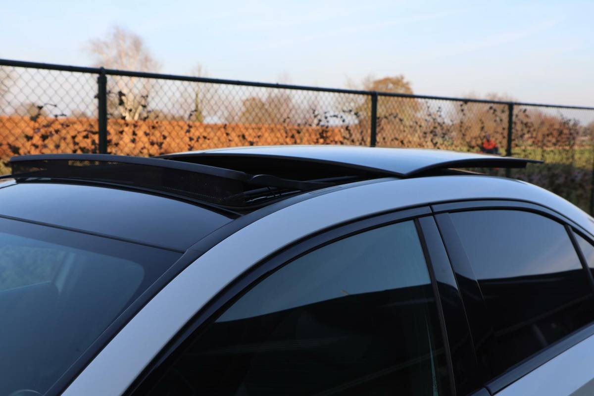 Mercedes-Benz A-Klasse Mercedes A-klasse 250 e 218PK AMG Limited A. Cruise|Carplay|Pano|Widescreen|E.trekhaak|Leder|Camera|Parelmoer wit|Sfeer verlichting|