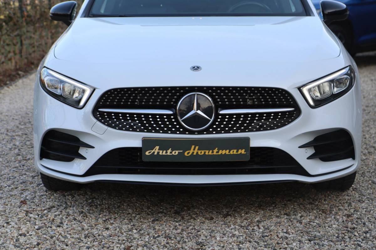 Mercedes-Benz A-Klasse Mercedes A-klasse 250 e 218PK AMG Limited A. Cruise|Carplay|Pano|Widescreen|E.trekhaak|Leder|Camera|Parelmoer wit|Sfeer verlichting|