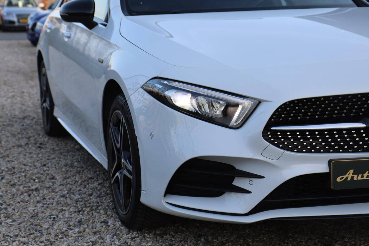 Mercedes-Benz A-Klasse Mercedes A-klasse 250 e 218PK AMG Limited A. Cruise|Carplay|Pano|Widescreen|E.trekhaak|Leder|Camera|Parelmoer wit|Sfeer verlichting|