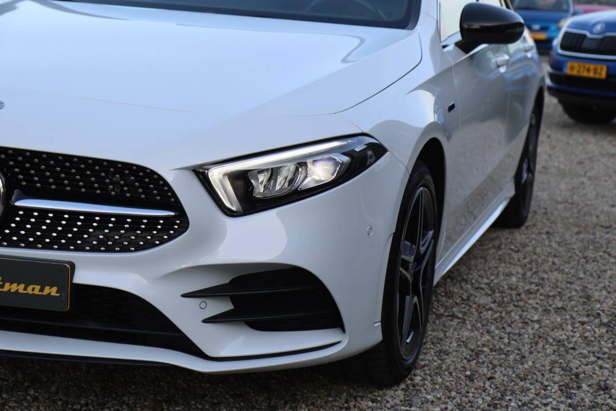 Mercedes-Benz A-Klasse Mercedes A-klasse 250 e 218PK AMG Limited A. Cruise|Carplay|Pano|Widescreen|E.trekhaak|Leder|Camera|Parelmoer wit|Sfeer verlichting|