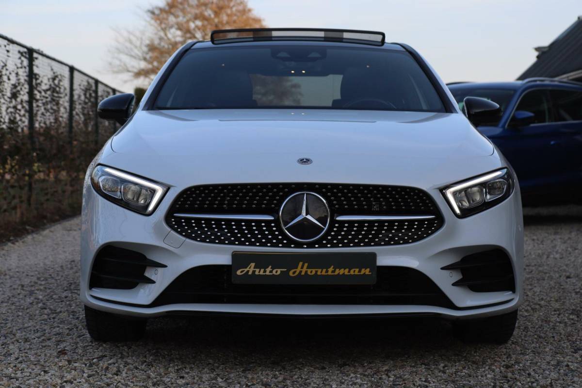 Mercedes-Benz A-Klasse Mercedes A-klasse 250 e 218PK AMG Limited A. Cruise|Carplay|Pano|Widescreen|E.trekhaak|Leder|Camera|Parelmoer wit|Sfeer verlichting|