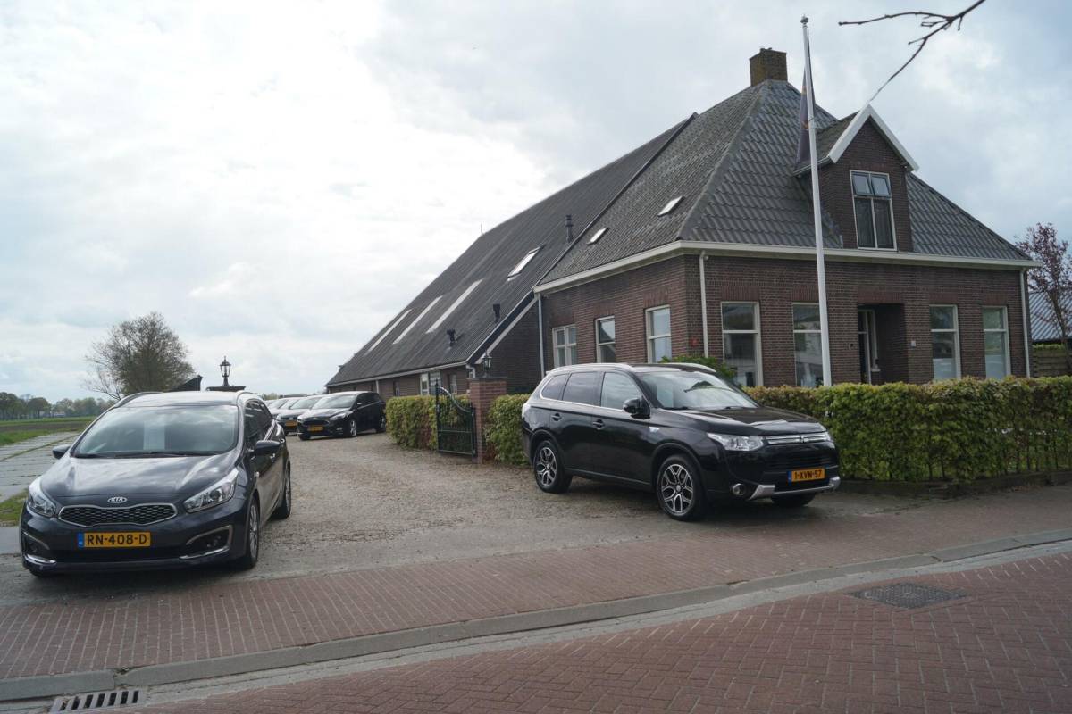 Mercedes-Benz A-Klasse Mercedes A-klasse 250 e 218PK AMG Limited A. Cruise|Carplay|Pano|Widescreen|E.trekhaak|Leder|Camera|Parelmoer wit|Sfeer verlichting|