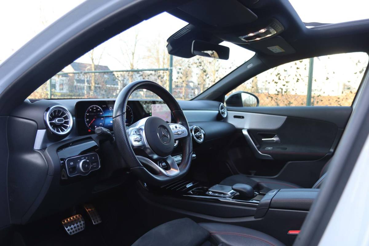 Mercedes-Benz A-Klasse Mercedes A-klasse 250 e 218PK AMG Limited A. Cruise|Carplay|Pano|Widescreen|E.trekhaak|Leder|Camera|Parelmoer wit|Sfeer verlichting|