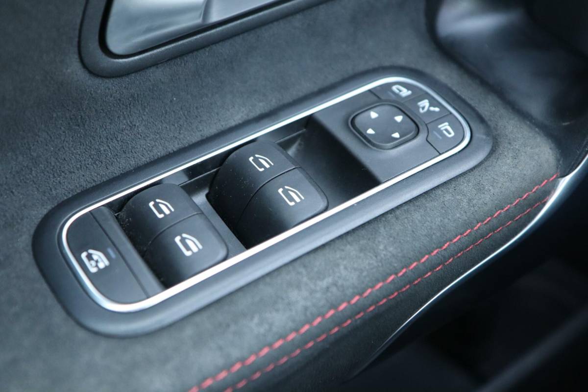 Mercedes-Benz A-Klasse Mercedes A-klasse 250 e 218PK AMG Limited A. Cruise|Carplay|Pano|Widescreen|E.trekhaak|Leder|Camera|Parelmoer wit|Sfeer verlichting|