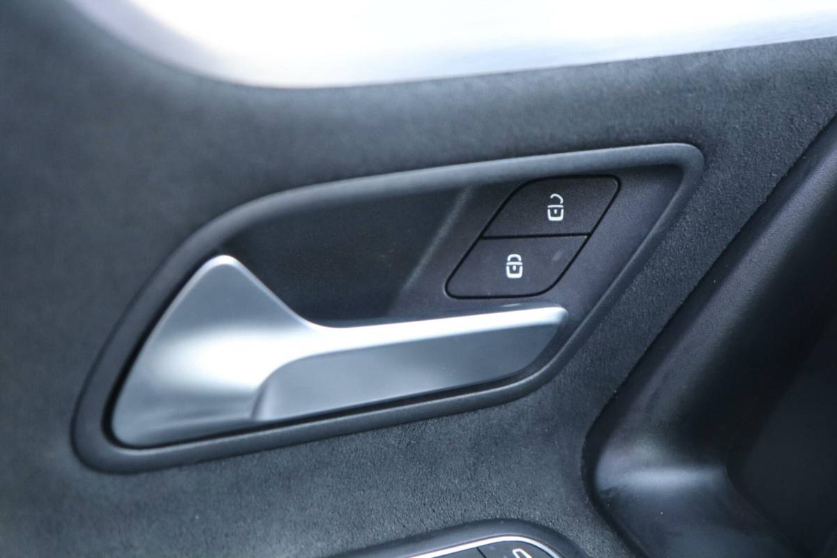 Mercedes-Benz A-Klasse Mercedes A-klasse 250 e 218PK AMG Limited A. Cruise|Carplay|Pano|Widescreen|E.trekhaak|Leder|Camera|Parelmoer wit|Sfeer verlichting|