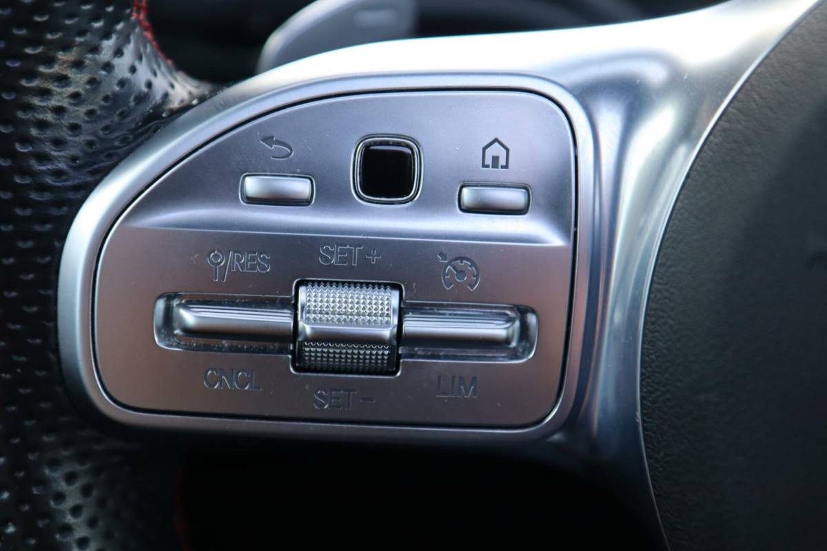 Mercedes-Benz A-Klasse Mercedes A-klasse 250 e 218PK AMG Limited A. Cruise|Carplay|Pano|Widescreen|E.trekhaak|Leder|Camera|Parelmoer wit|Sfeer verlichting|