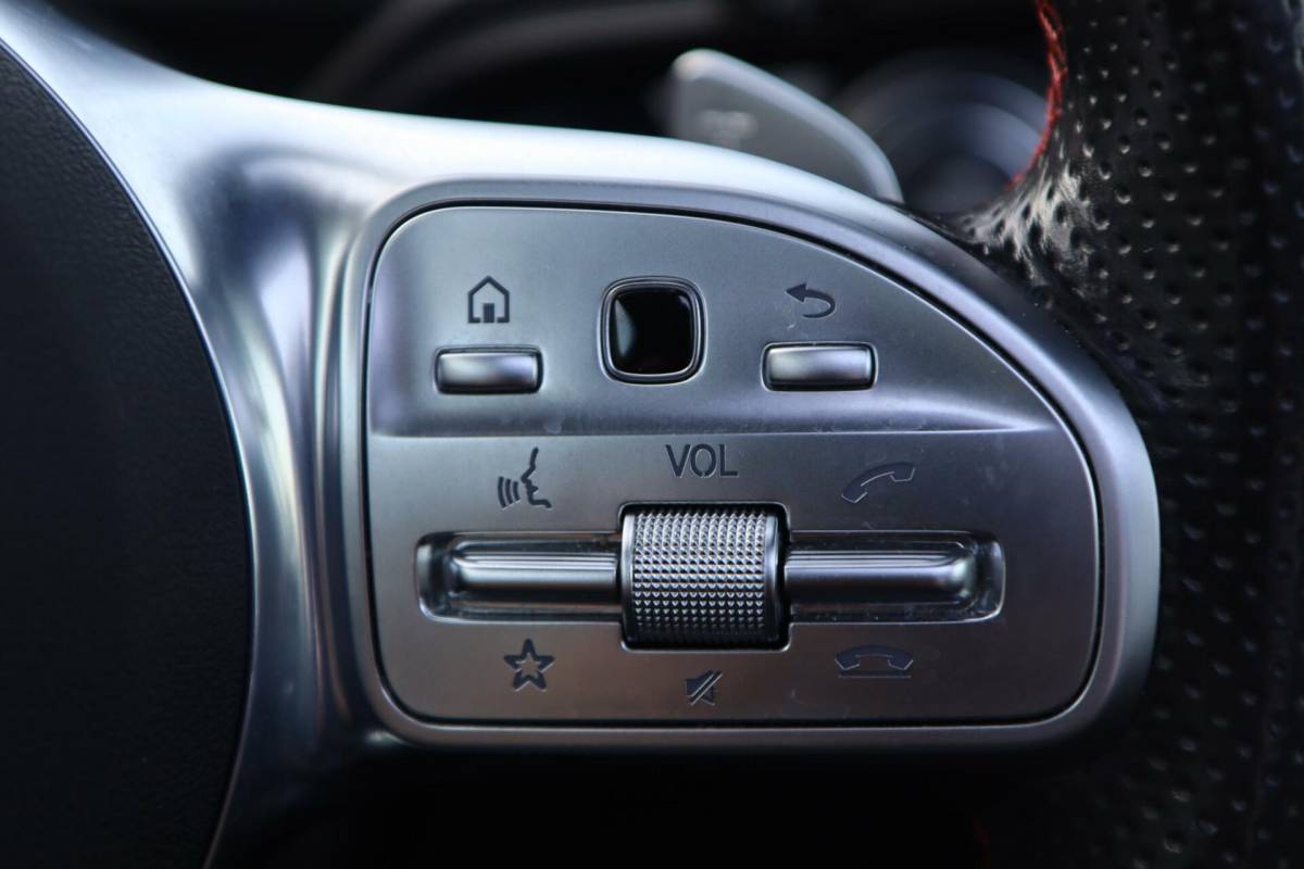 Mercedes-Benz A-Klasse Mercedes A-klasse 250 e 218PK AMG Limited A. Cruise|Carplay|Pano|Widescreen|E.trekhaak|Leder|Camera|Parelmoer wit|Sfeer verlichting|
