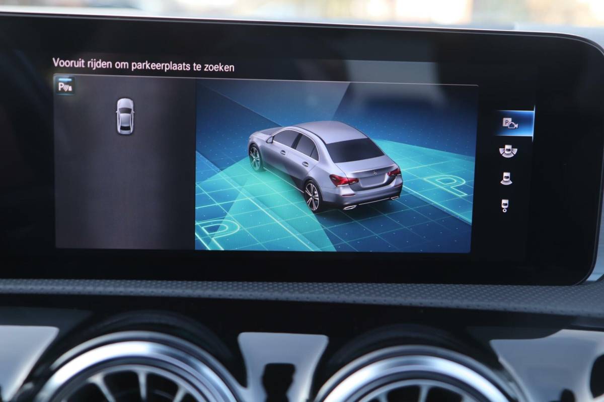 Mercedes-Benz A-Klasse Mercedes A-klasse 250 e 218PK AMG Limited A. Cruise|Carplay|Pano|Widescreen|E.trekhaak|Leder|Camera|Parelmoer wit|Sfeer verlichting|