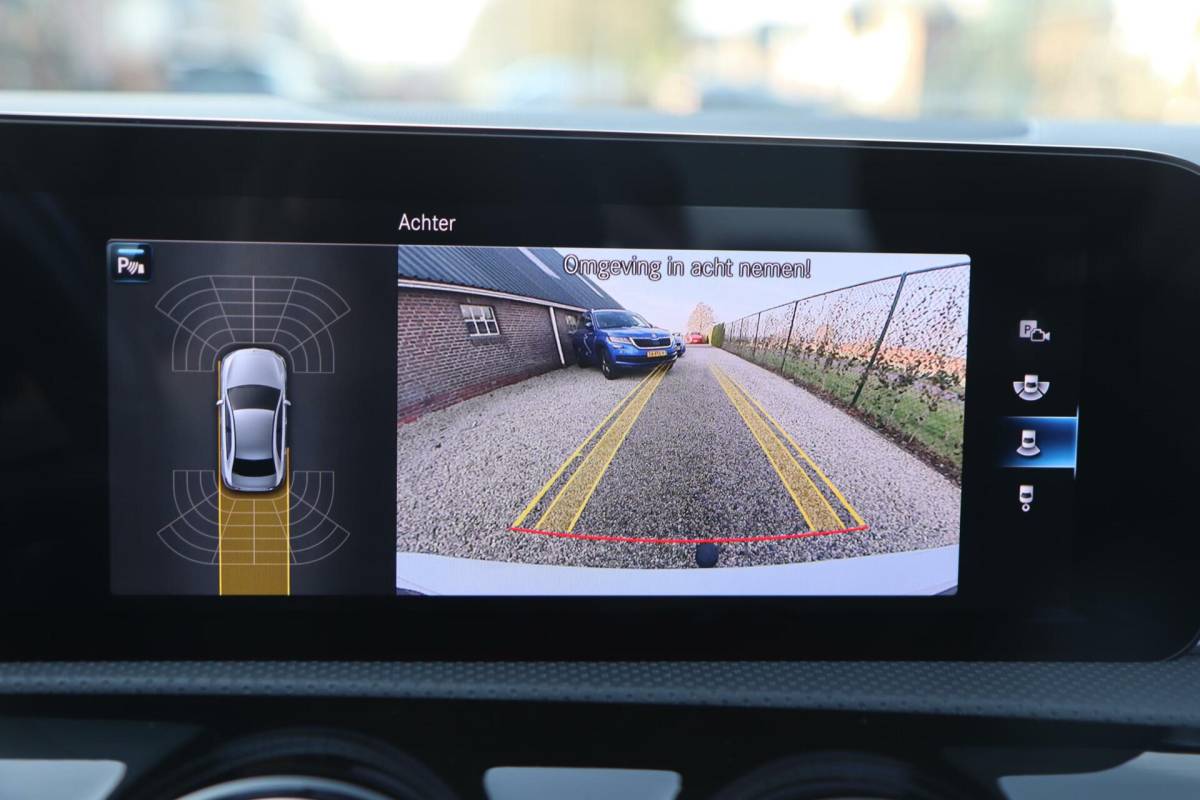 Mercedes-Benz A-Klasse Mercedes A-klasse 250 e 218PK AMG Limited A. Cruise|Carplay|Pano|Widescreen|E.trekhaak|Leder|Camera|Parelmoer wit|Sfeer verlichting|