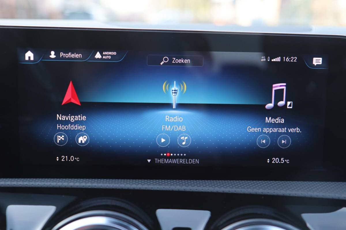 Mercedes-Benz A-Klasse Mercedes A-klasse 250 e 218PK AMG Limited A. Cruise|Carplay|Pano|Widescreen|E.trekhaak|Leder|Camera|Parelmoer wit|Sfeer verlichting|
