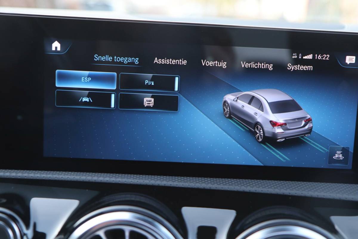 Mercedes-Benz A-Klasse Mercedes A-klasse 250 e 218PK AMG Limited A. Cruise|Carplay|Pano|Widescreen|E.trekhaak|Leder|Camera|Parelmoer wit|Sfeer verlichting|