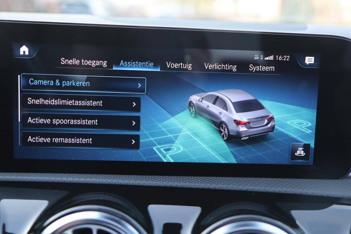 Mercedes-Benz A-Klasse Mercedes A-klasse 250 e 218PK AMG Limited A. Cruise|Carplay|Pano|Widescreen|E.trekhaak|Leder|Camera|Parelmoer wit|Sfeer verlichting|