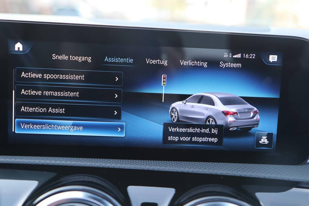Mercedes-Benz A-Klasse Mercedes A-klasse 250 e 218PK AMG Limited A. Cruise|Carplay|Pano|Widescreen|E.trekhaak|Leder|Camera|Parelmoer wit|Sfeer verlichting|