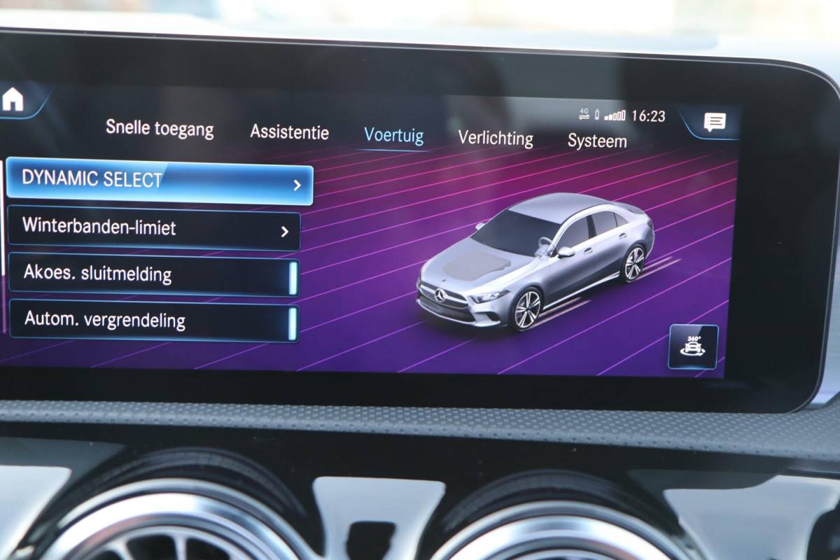 Mercedes-Benz A-Klasse Mercedes A-klasse 250 e 218PK AMG Limited A. Cruise|Carplay|Pano|Widescreen|E.trekhaak|Leder|Camera|Parelmoer wit|Sfeer verlichting|