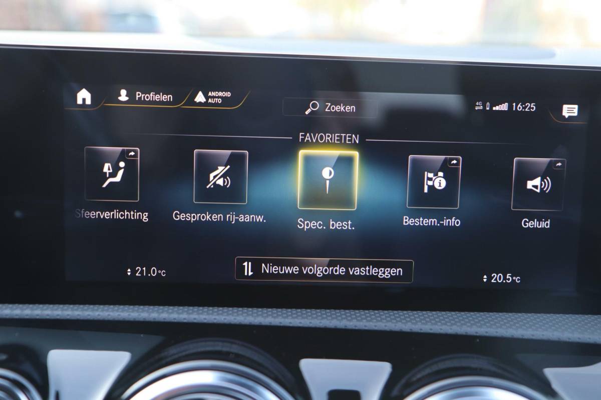Mercedes-Benz A-Klasse Mercedes A-klasse 250 e 218PK AMG Limited A. Cruise|Carplay|Pano|Widescreen|E.trekhaak|Leder|Camera|Parelmoer wit|Sfeer verlichting|