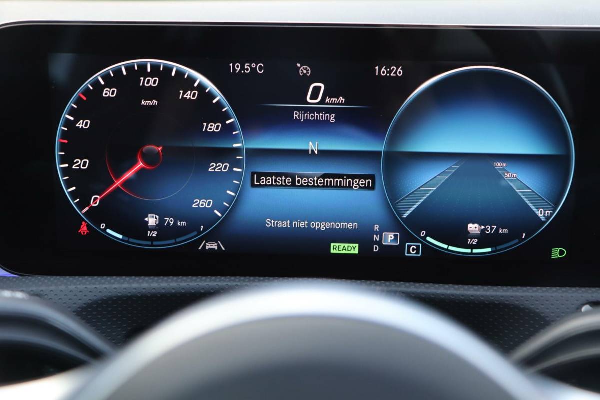 Mercedes-Benz A-Klasse Mercedes A-klasse 250 e 218PK AMG Limited A. Cruise|Carplay|Pano|Widescreen|E.trekhaak|Leder|Camera|Parelmoer wit|Sfeer verlichting|