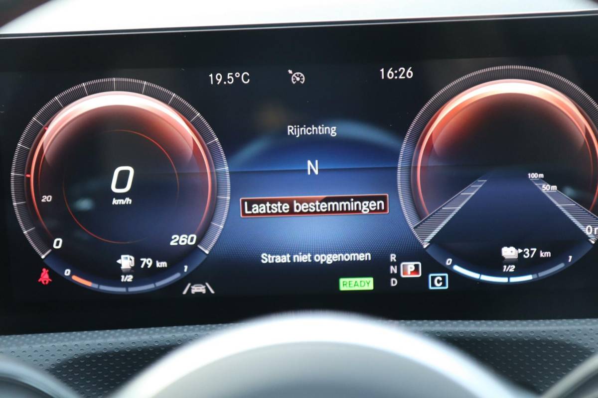Mercedes-Benz A-Klasse Mercedes A-klasse 250 e 218PK AMG Limited A. Cruise|Carplay|Pano|Widescreen|E.trekhaak|Leder|Camera|Parelmoer wit|Sfeer verlichting|