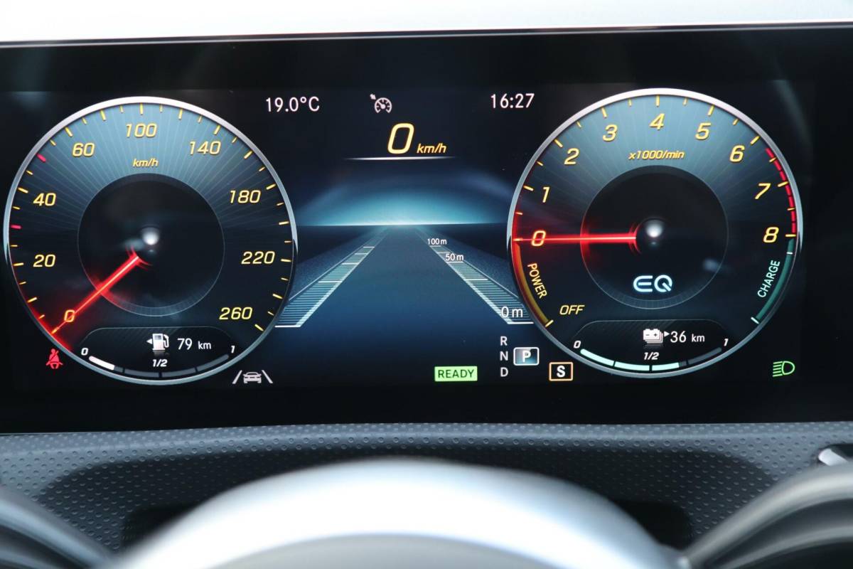 Mercedes-Benz A-Klasse Mercedes A-klasse 250 e 218PK AMG Limited A. Cruise|Carplay|Pano|Widescreen|E.trekhaak|Leder|Camera|Parelmoer wit|Sfeer verlichting|
