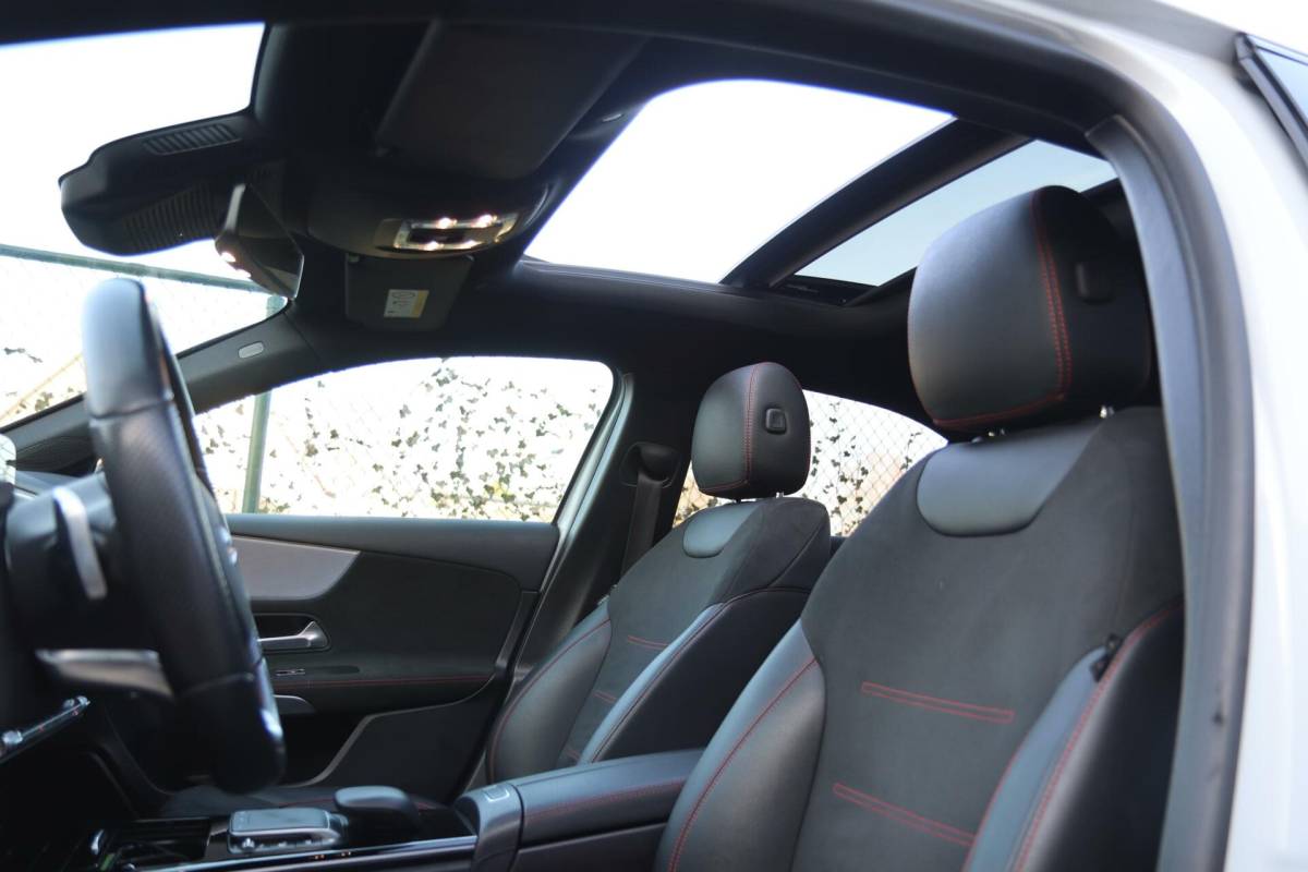 Mercedes-Benz A-Klasse Mercedes A-klasse 250 e 218PK AMG Limited A. Cruise|Carplay|Pano|Widescreen|E.trekhaak|Leder|Camera|Parelmoer wit|Sfeer verlichting|