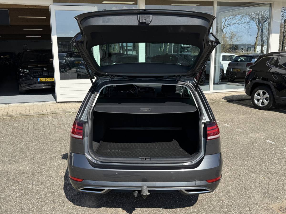 Volkswagen Golf Volkswagen Golf Variant 1.5 TSI 150pk Highline | Navi | Apple Carplay | Adapt. Cruise | Virtual Cockpit | PDC v+a incl. camera | Trekhaak