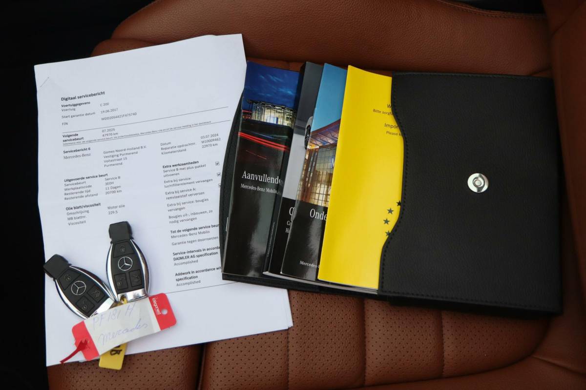 Mercedes-Benz C-Klasse Mercedes C-klasse Cabrio 200 184PK Aut. AMG Premium Airscarf|Nav|Sportzetels|Nekverw.|Stoelverw, koeling|Leder|Pdc|Lmv||Dealer onderhouden|1e eigenaar|23DKM!|
