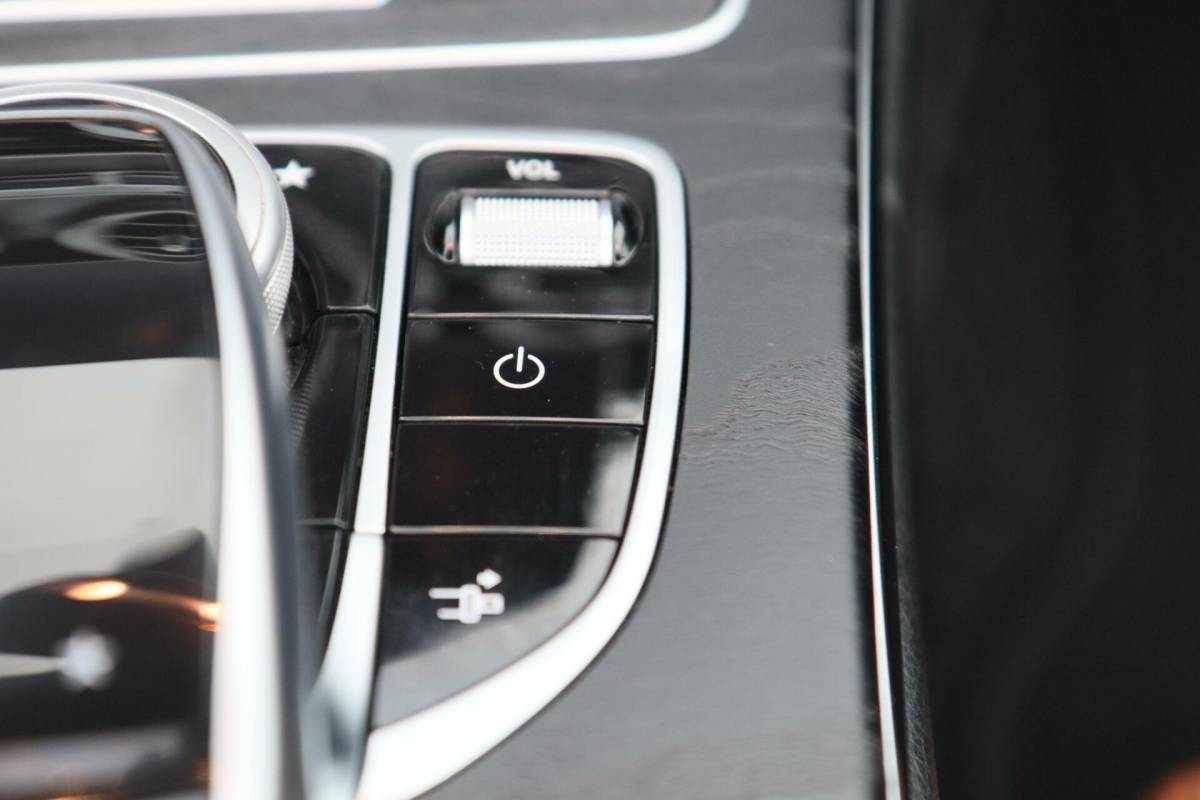 Mercedes-Benz C-Klasse Mercedes C-klasse Cabrio 200 184PK Aut. AMG Premium Airscarf|Nav|Sportzetels|Nekverw.|Stoelverw, koeling|Leder|Pdc|Lmv||Dealer onderhouden|1e eigenaar|23DKM!|