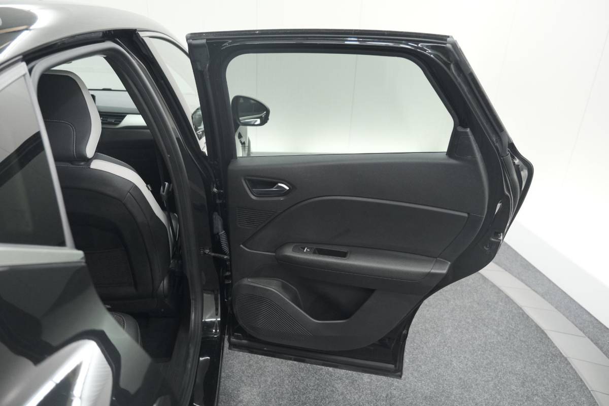 Renault Captur Renault Captur Mild Hybrid 140 EDC Intens | Panoramadak | 360 Camera | BOSE Audio | Pack Winter